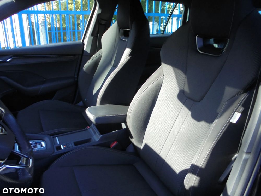 Skoda Octavia 2.0 TDI DSG Sportline - 6