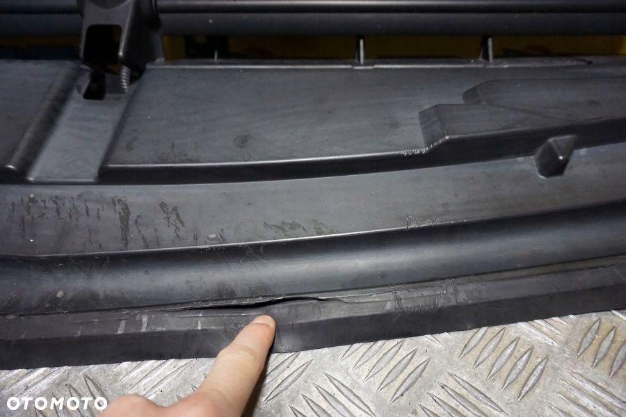 CHEVROLET TAHOE SUBURBAN 2020 - 2023 Wzmocnienie Pas Żaluzja Przód USA - 4