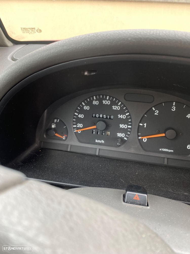 Suzuki Vitara 1.9 TD JLX - 4