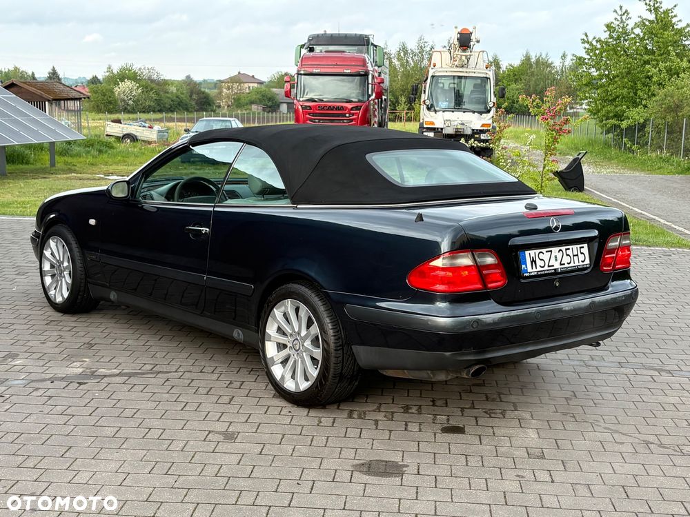 Mercedes-Benz CLK - 11