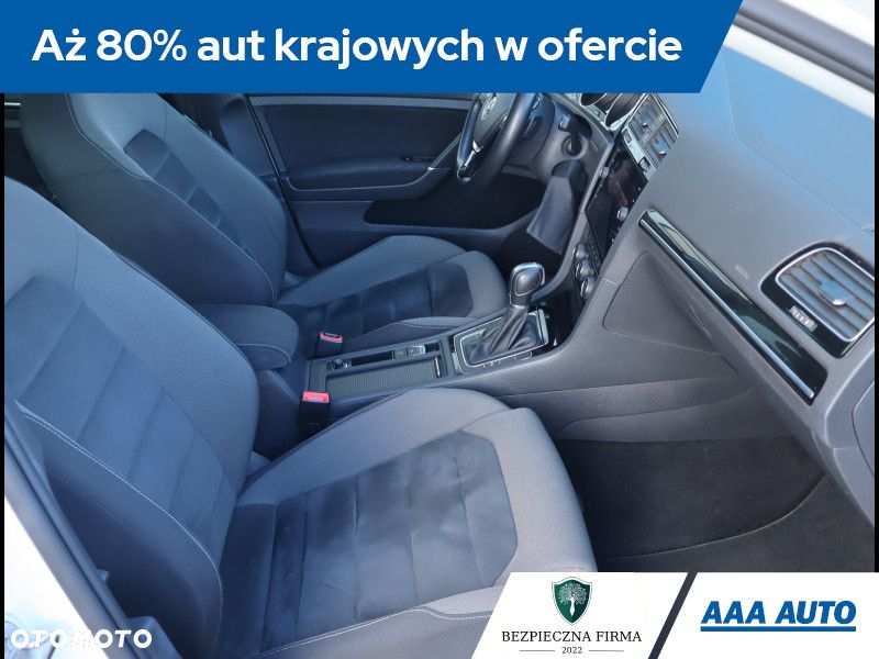 Volkswagen Golf - 10