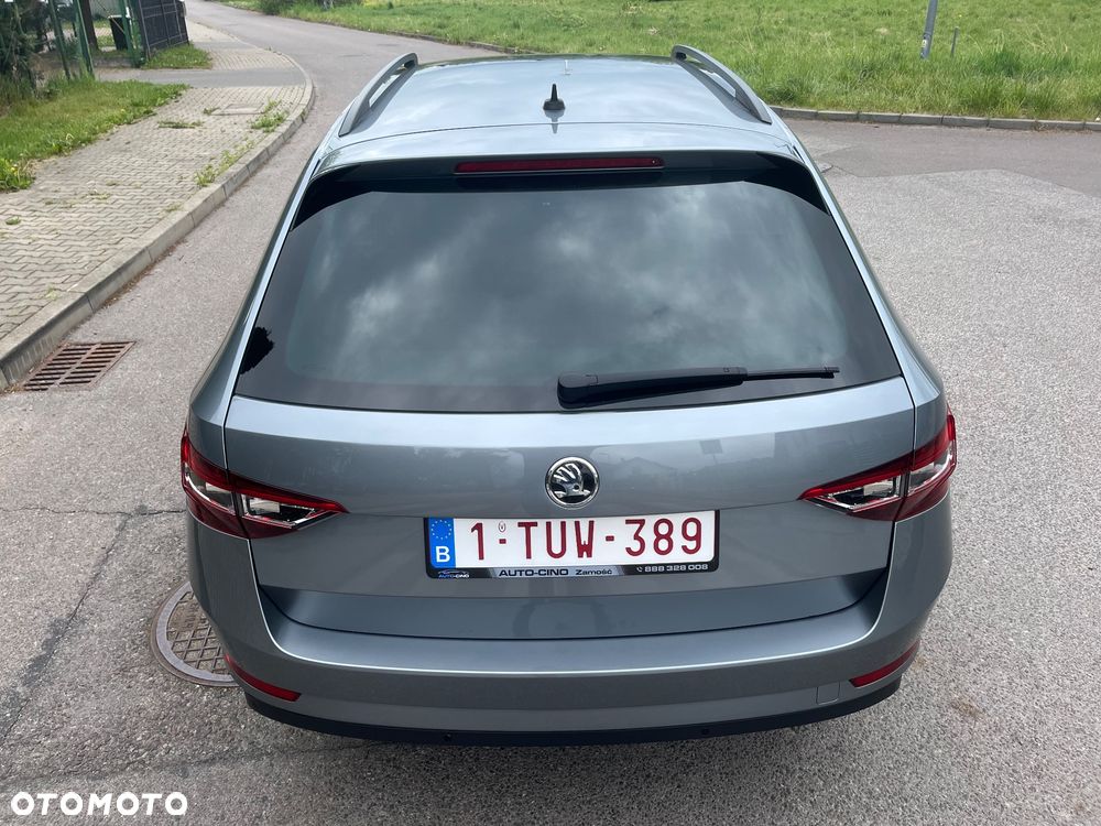 Skoda Superb 2.0 TDI DSG Style - 10