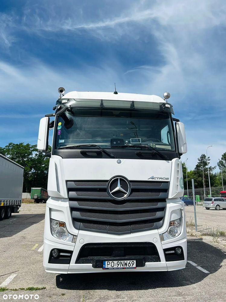 Mercedes-Benz ACTROS - 1