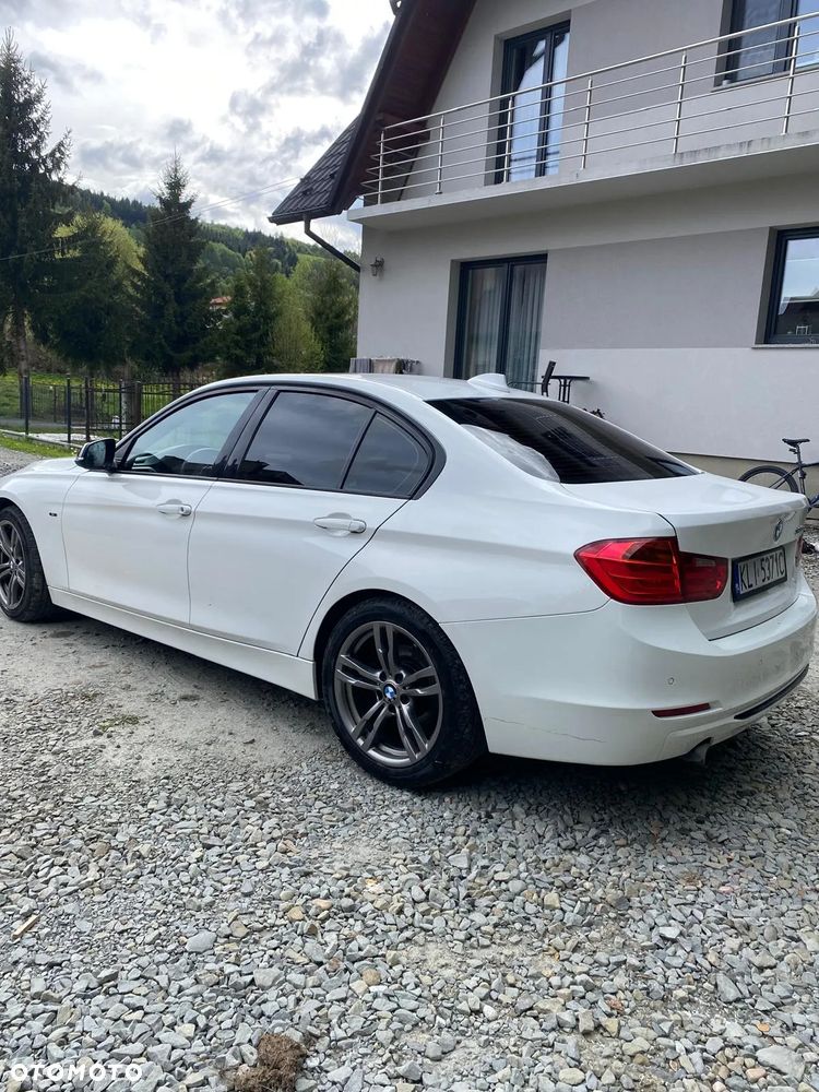 BMW Seria 3 320d - 12
