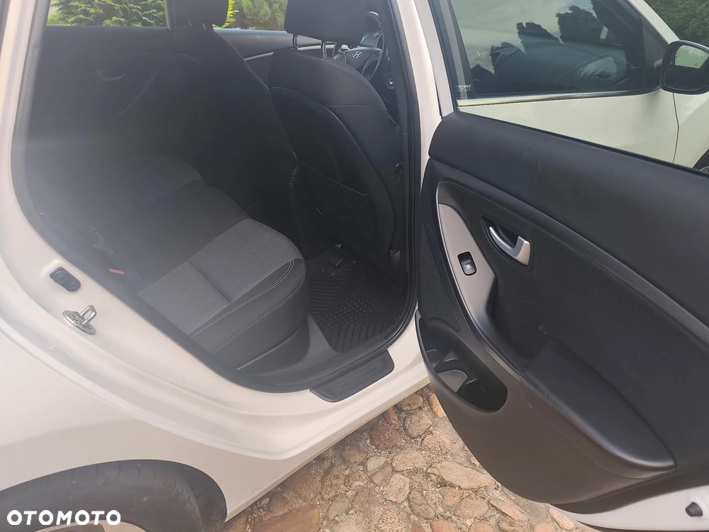 Hyundai i30 1.6 CRDi BlueDrive Go - 13