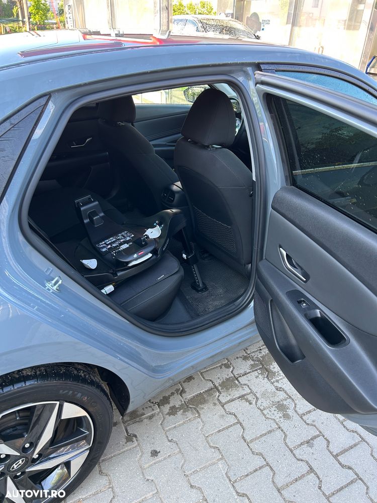 Hyundai Elantra 1.6 l 123 CP CVT Exclusive - 6
