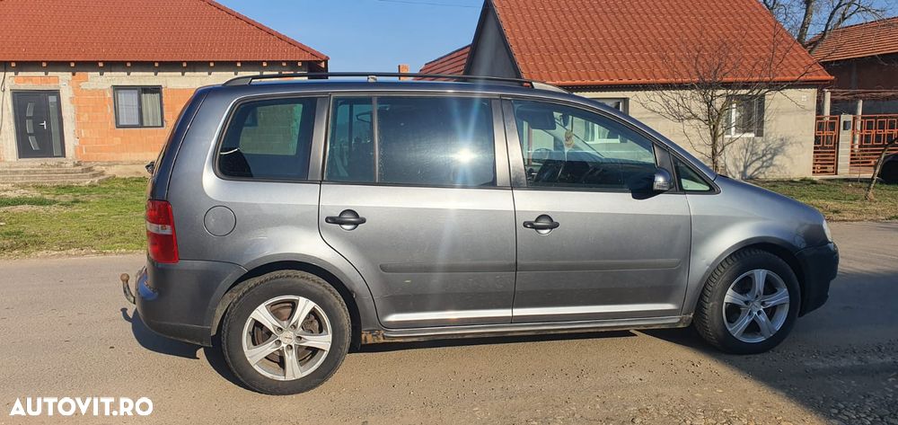 Volkswagen Touran 1.9 TDI Highline - 6