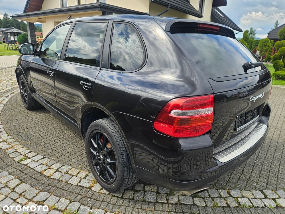 Porsche Cayenne - 4