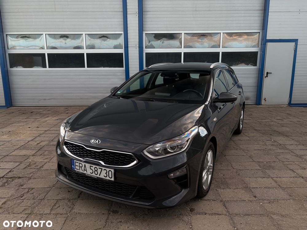Kia Ceed - 11