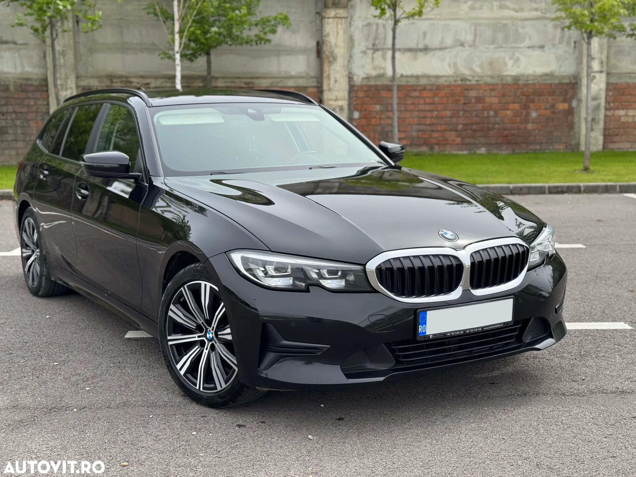 BMW Seria 3 318d Touring Aut. - 2