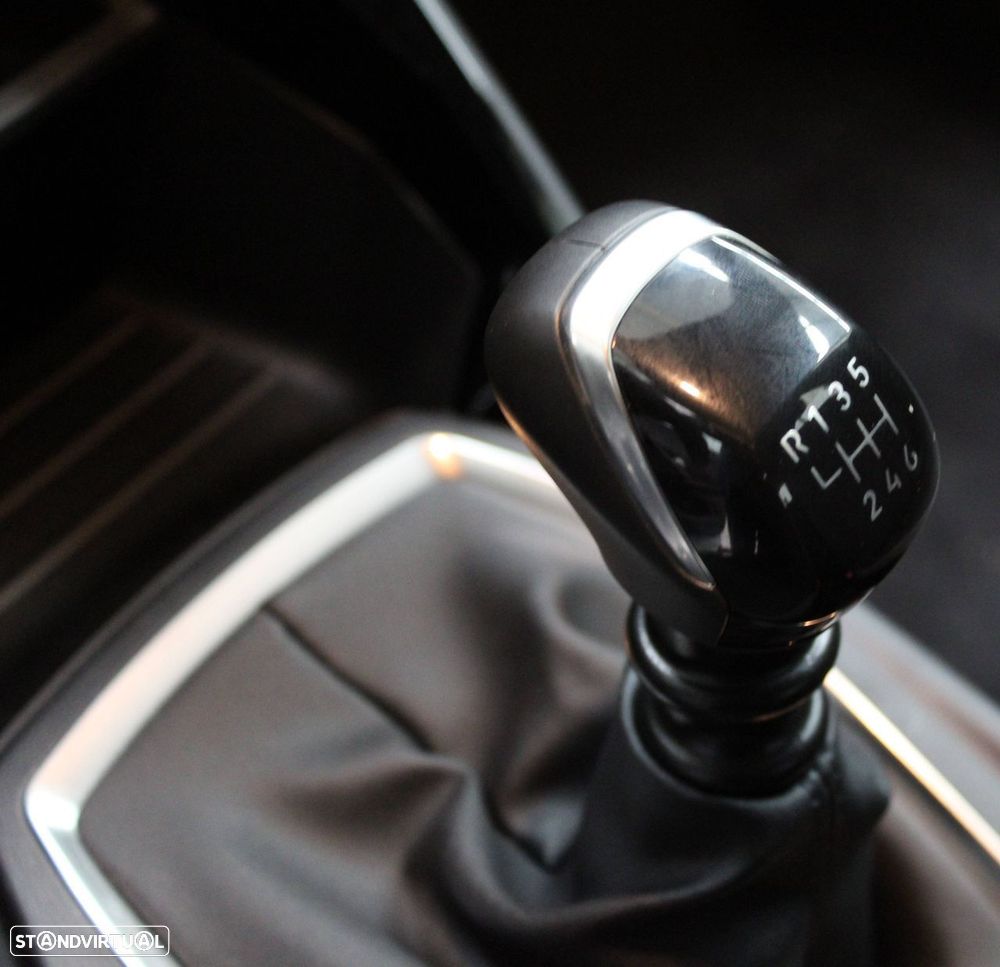 Peugeot 2008 1.2 Allure - 12