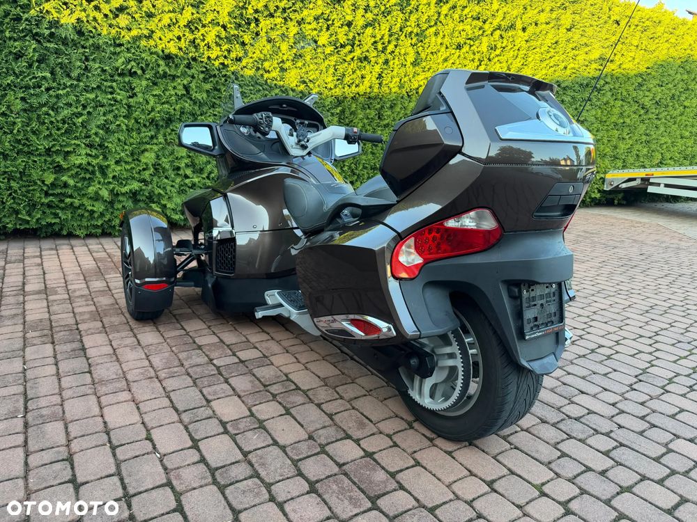 Can-Am Spyder - 4