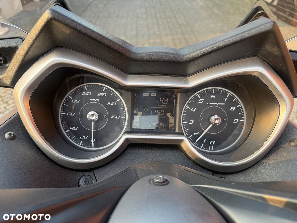 Yamaha X-max - 7