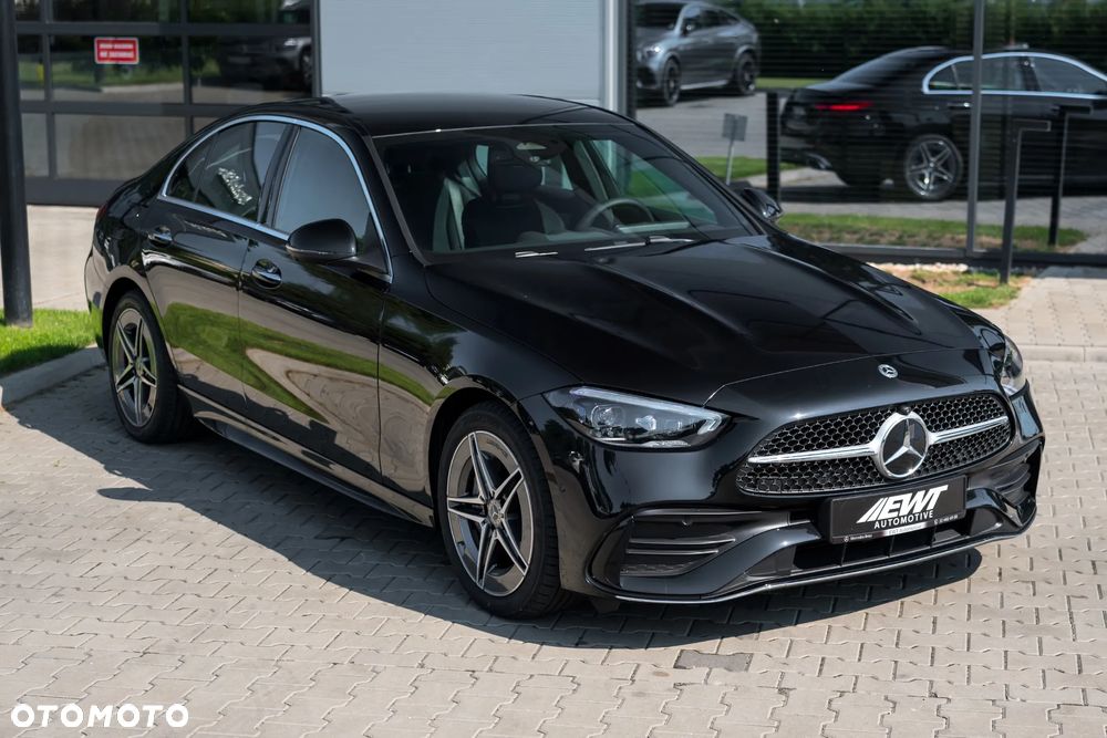 Mercedes-Benz Klasa C 200 4Matic 9G-TRONIC AMG Line - 2