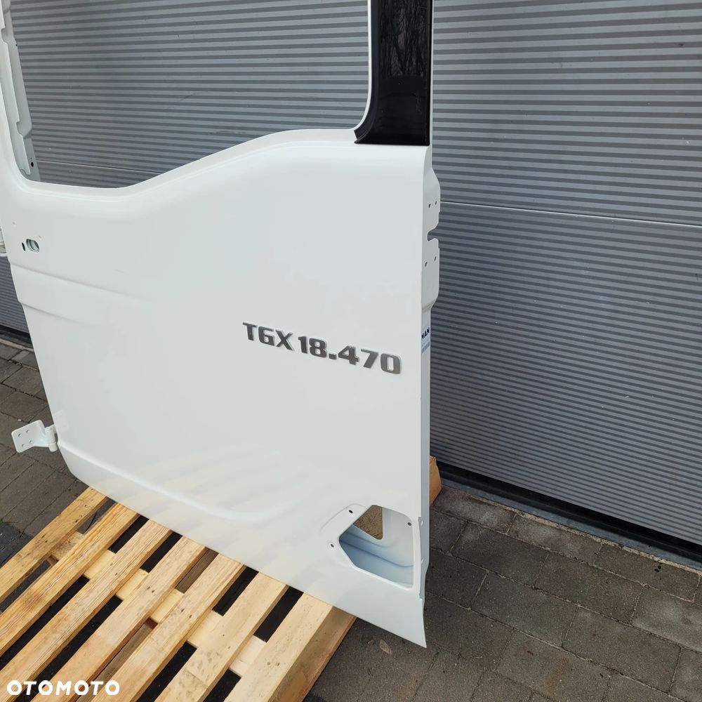DRZWI LEWE MAN TG3 TGX NM ORYGINAŁ RAL 9010 CHWALIM116 - 2