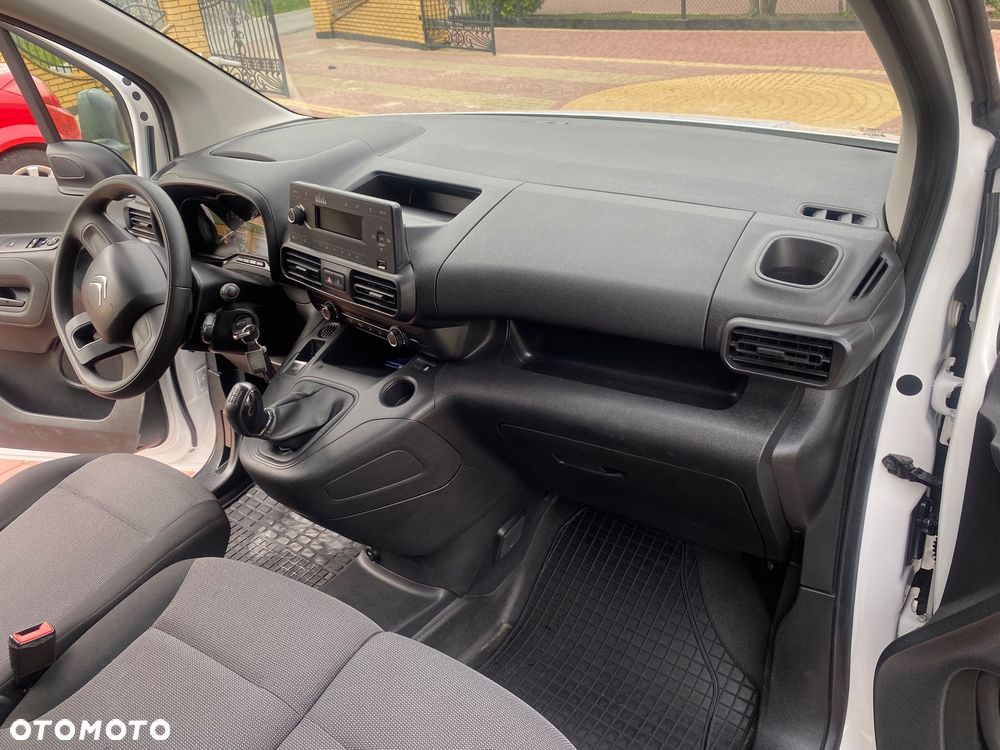 Peugeot PARTNER 1.6HDI 3-osobowy zakupiony w salonie w Rzeszowie - 14