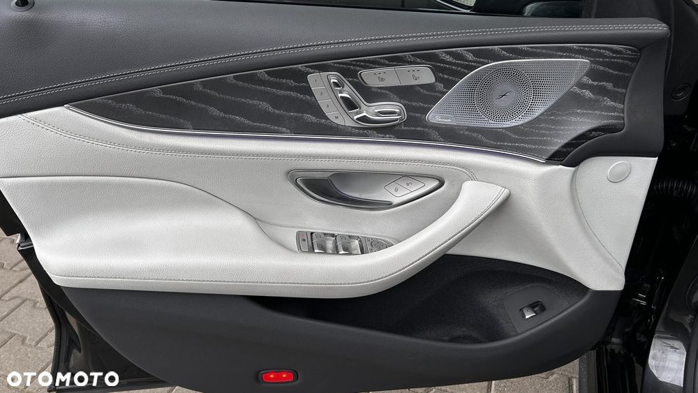 Mercedes-Benz CLS - 10