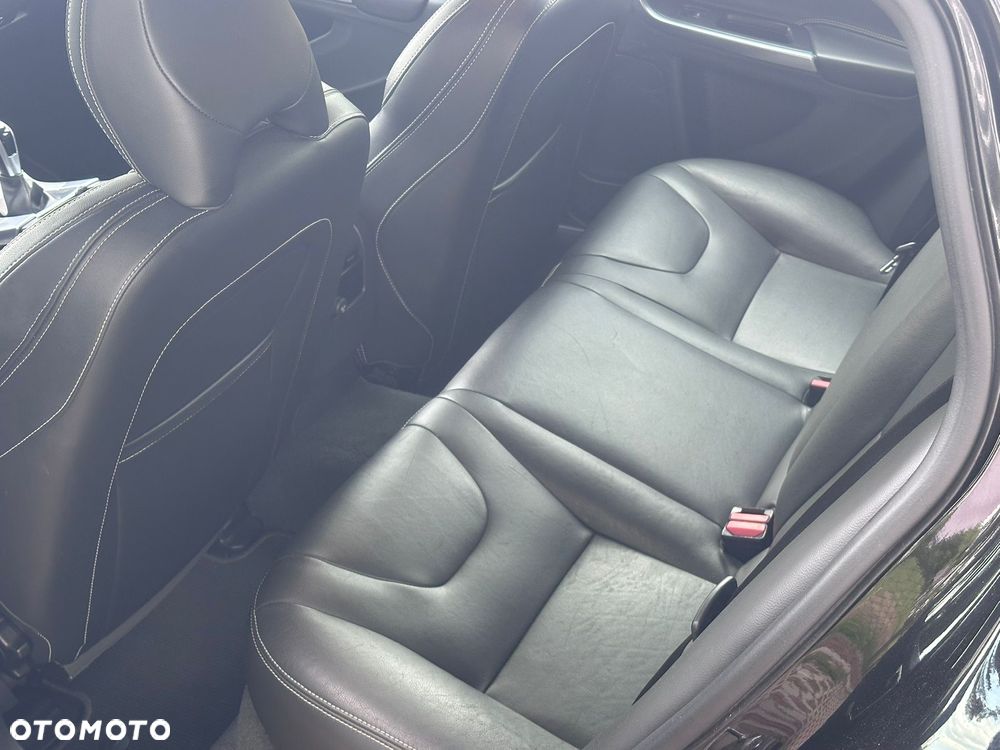 Volvo V60 D2 Summum - 18
