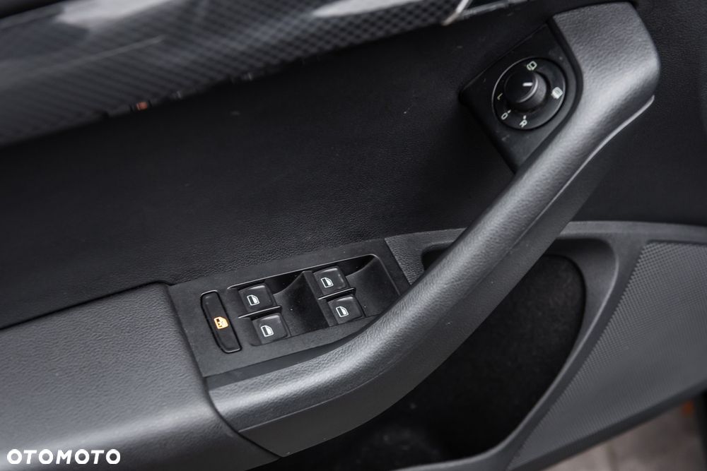 Skoda Octavia 2.0 TDI DSG RS - 25