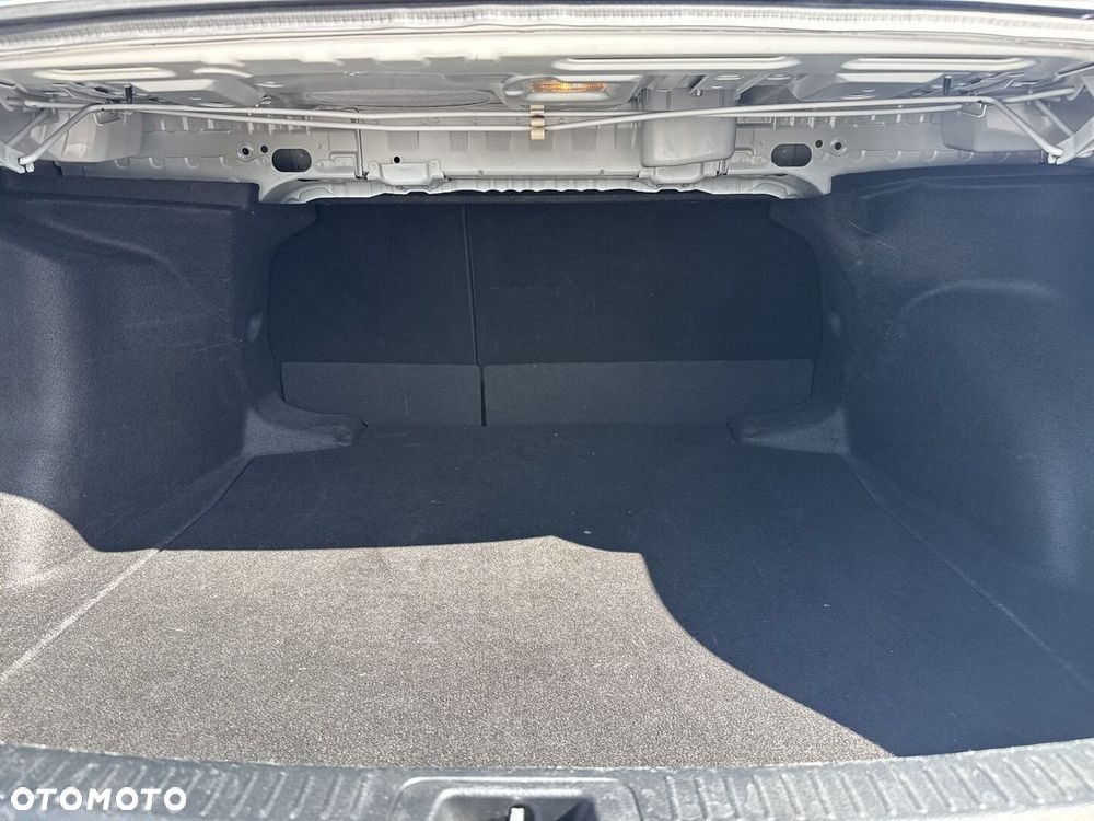 Toyota Corolla - 13