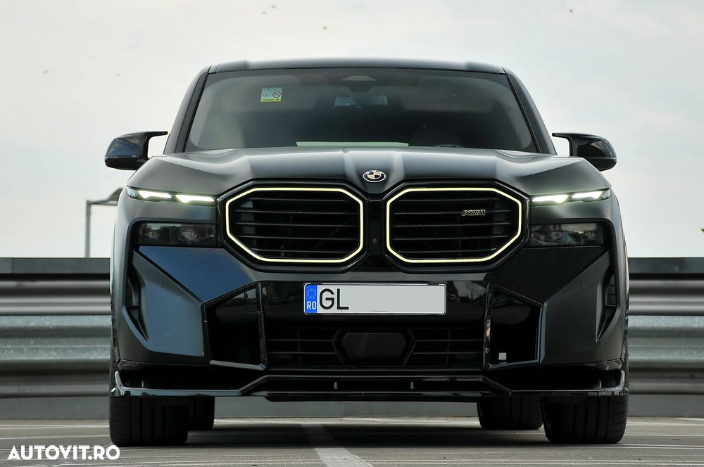 BMW XM - 9