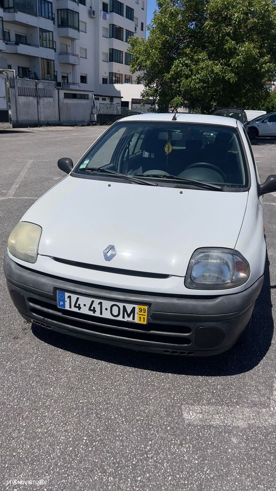 Renault Clio 1.2 RT - 1