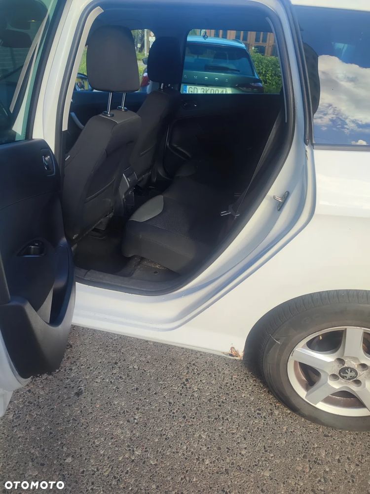 Peugeot 308 1.6 HDi Premium - 18