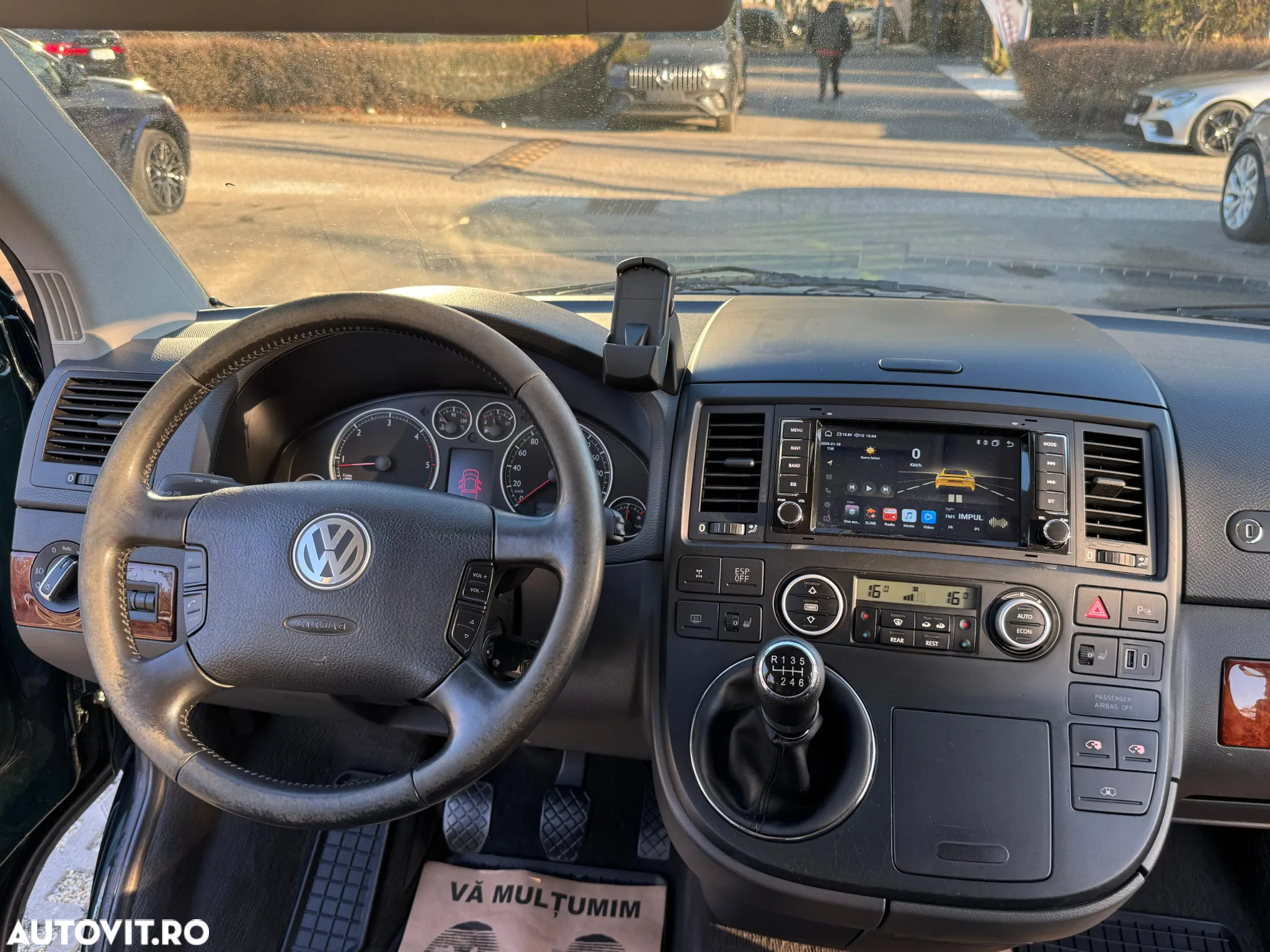 Volkswagen Multivan - 9