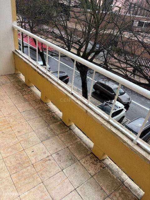 Apartamento T3 totalmente remodelado, localizado na Estrada da Torre, - Grande imagem: 3/21