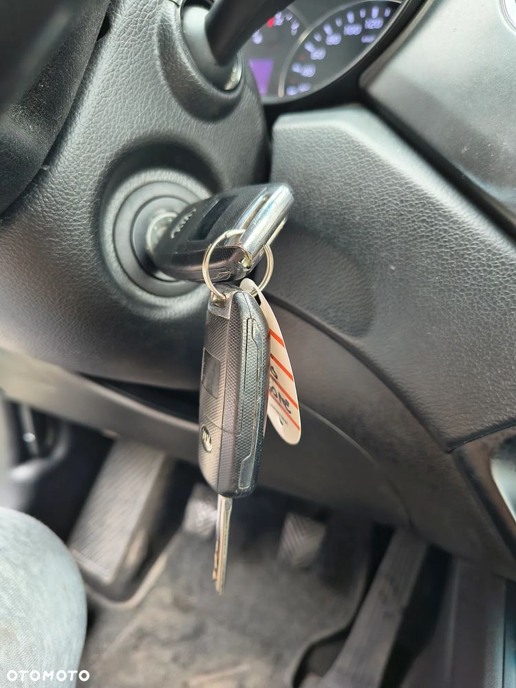 Kia Carens 1.7 CRDi L 7os - 11