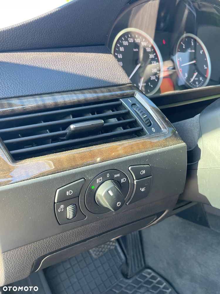 BMW Seria 5 530d - 28