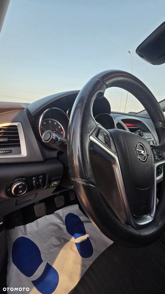 Opel Astra 1.4 T Enjoy - 7