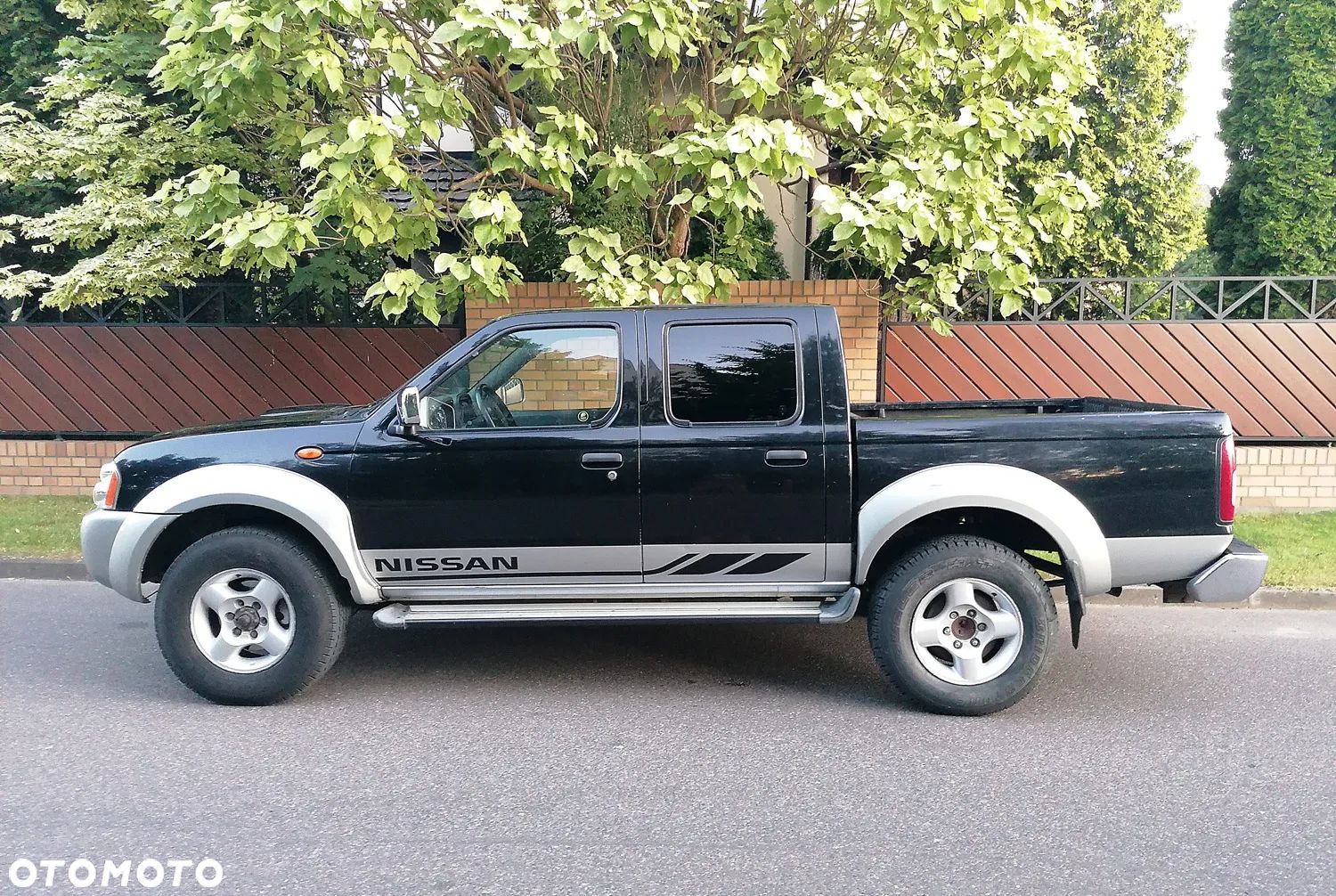 Nissan Pickup