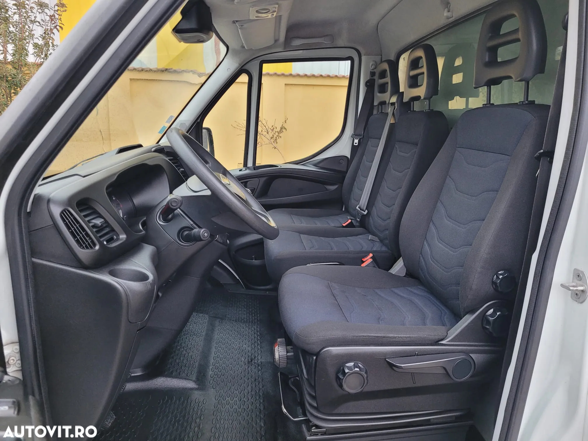 Iveco Daily 35-150 box si lift, cat B, box 8 Europlateti, motorizare 3.0l, finantare leasing - 13