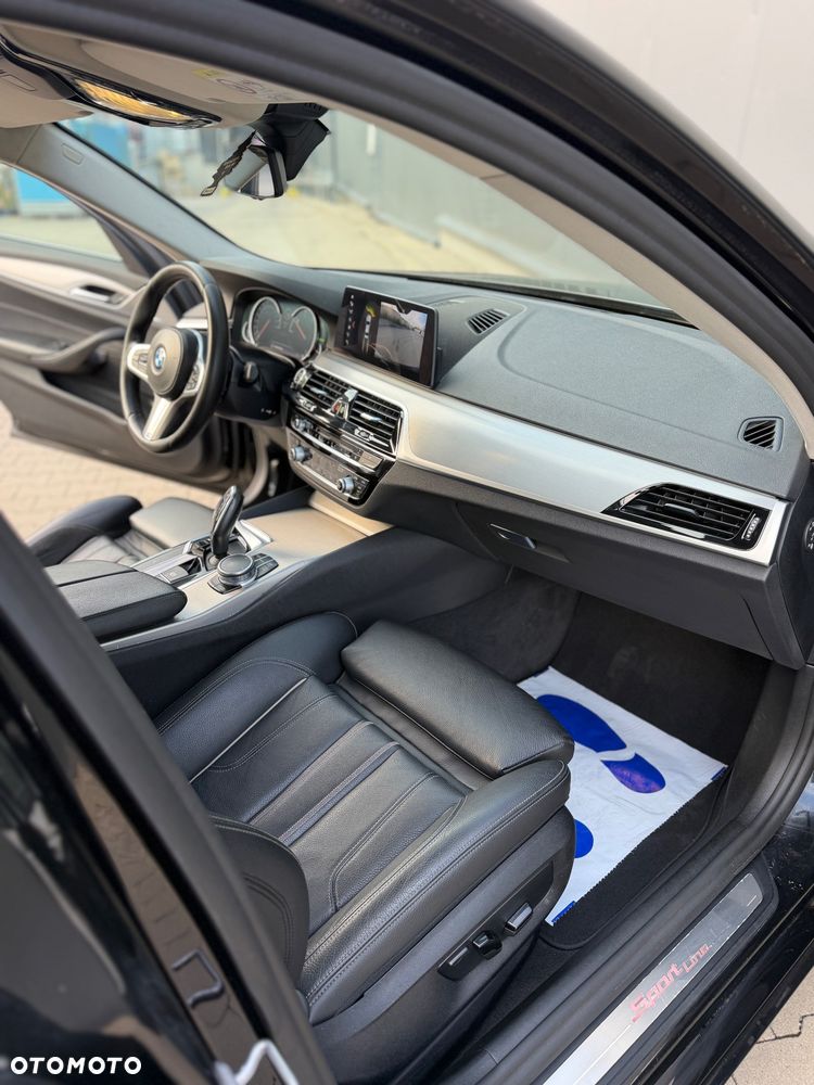 BMW Seria 5 520d xDrive Luxury Line sport - 25