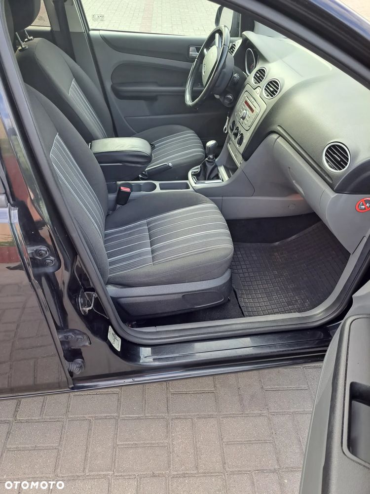 Ford Focus 1.6 Amber X - 12
