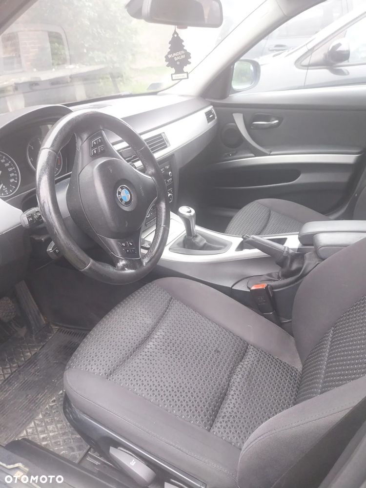 BMW Seria 3 318d - 2