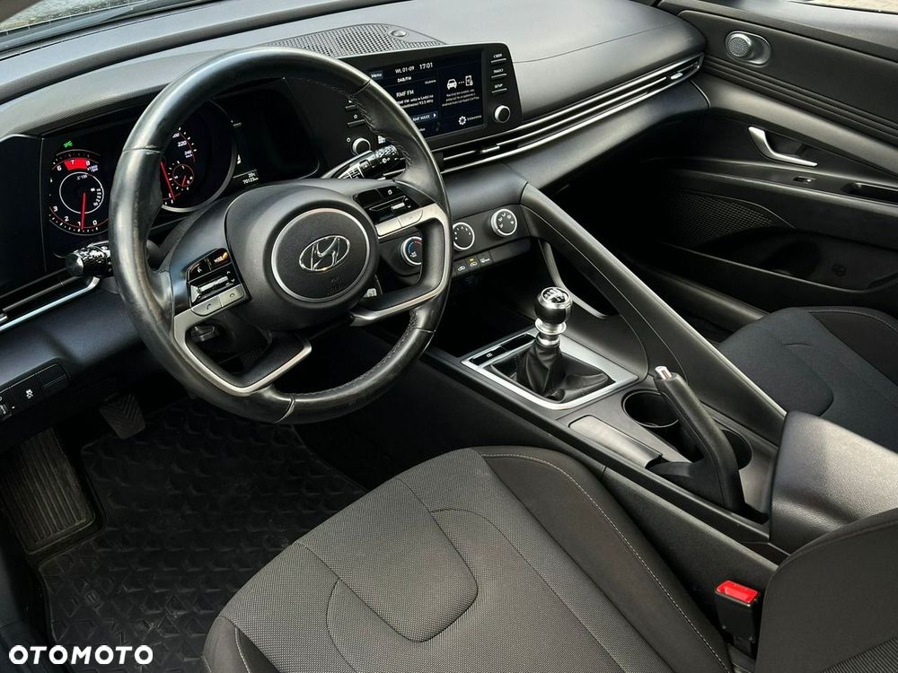 Hyundai Elantra - 9