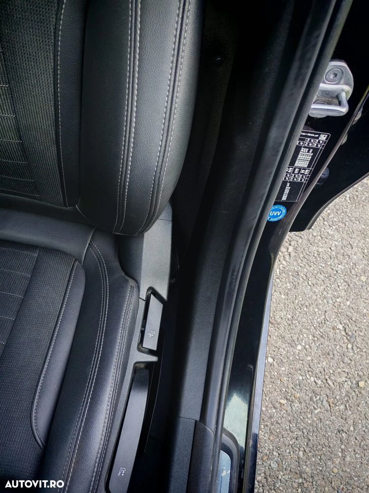 BMW Seria 3 318d Aut. - 35