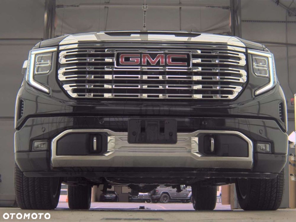 GMC Sierra - 8