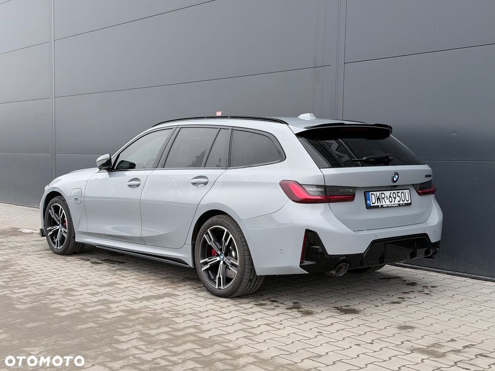 BMW Seria 3 330e PHEV M Sport - 37