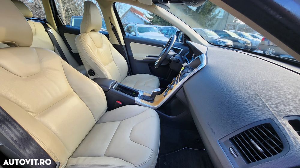 Volvo XC 60 D4 Geartronic Momentum - 29