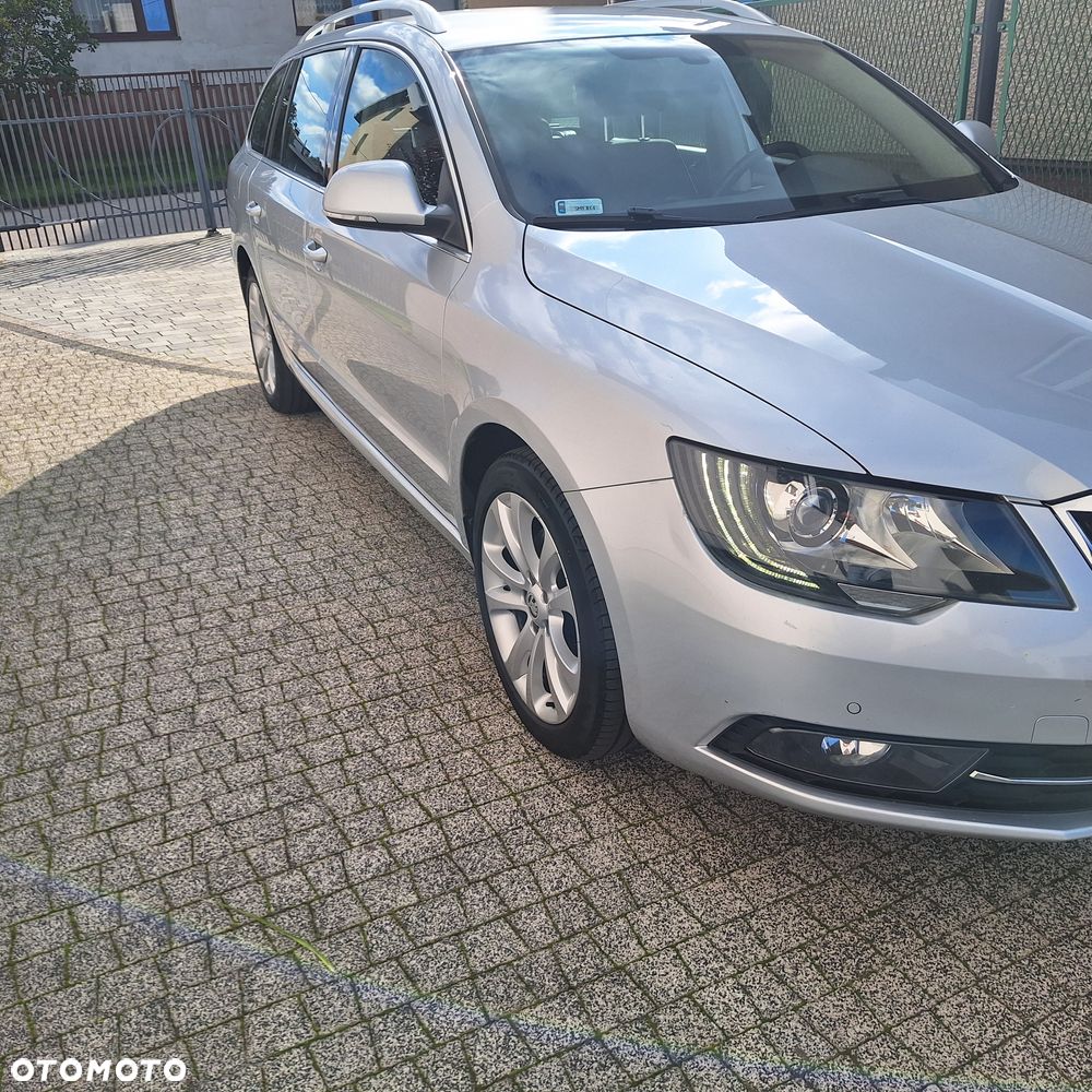 Skoda Superb 2.0 TDI Ambition DSG - 6