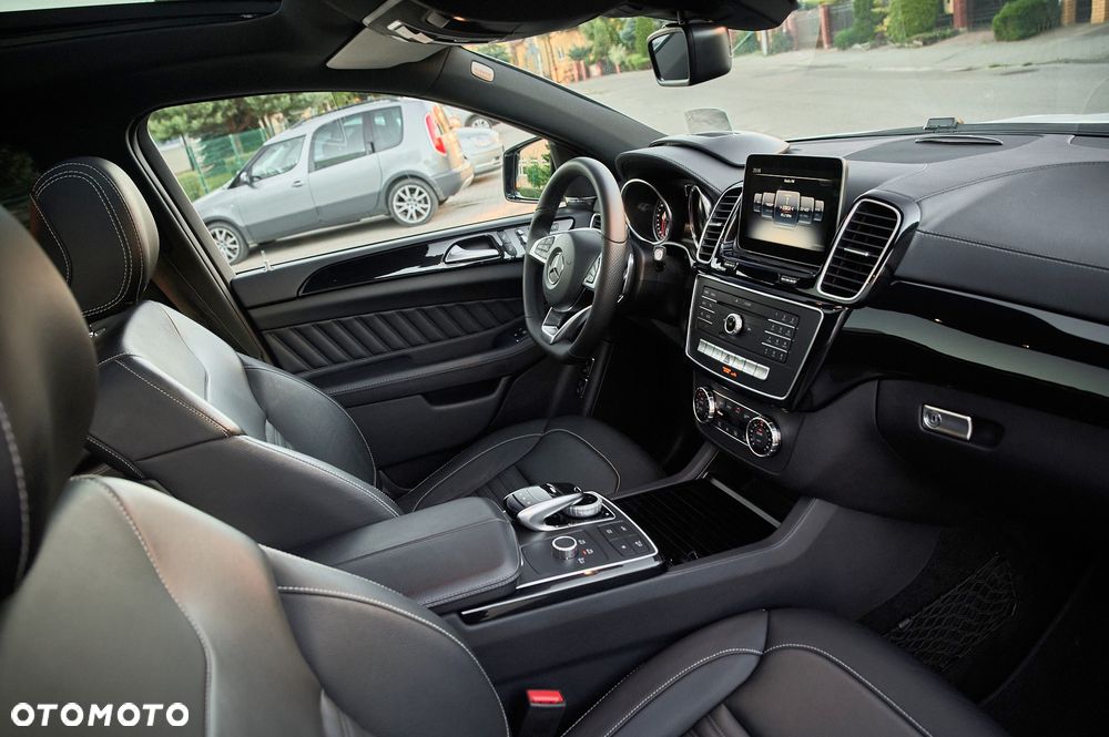 Mercedes-Benz GLE - 24