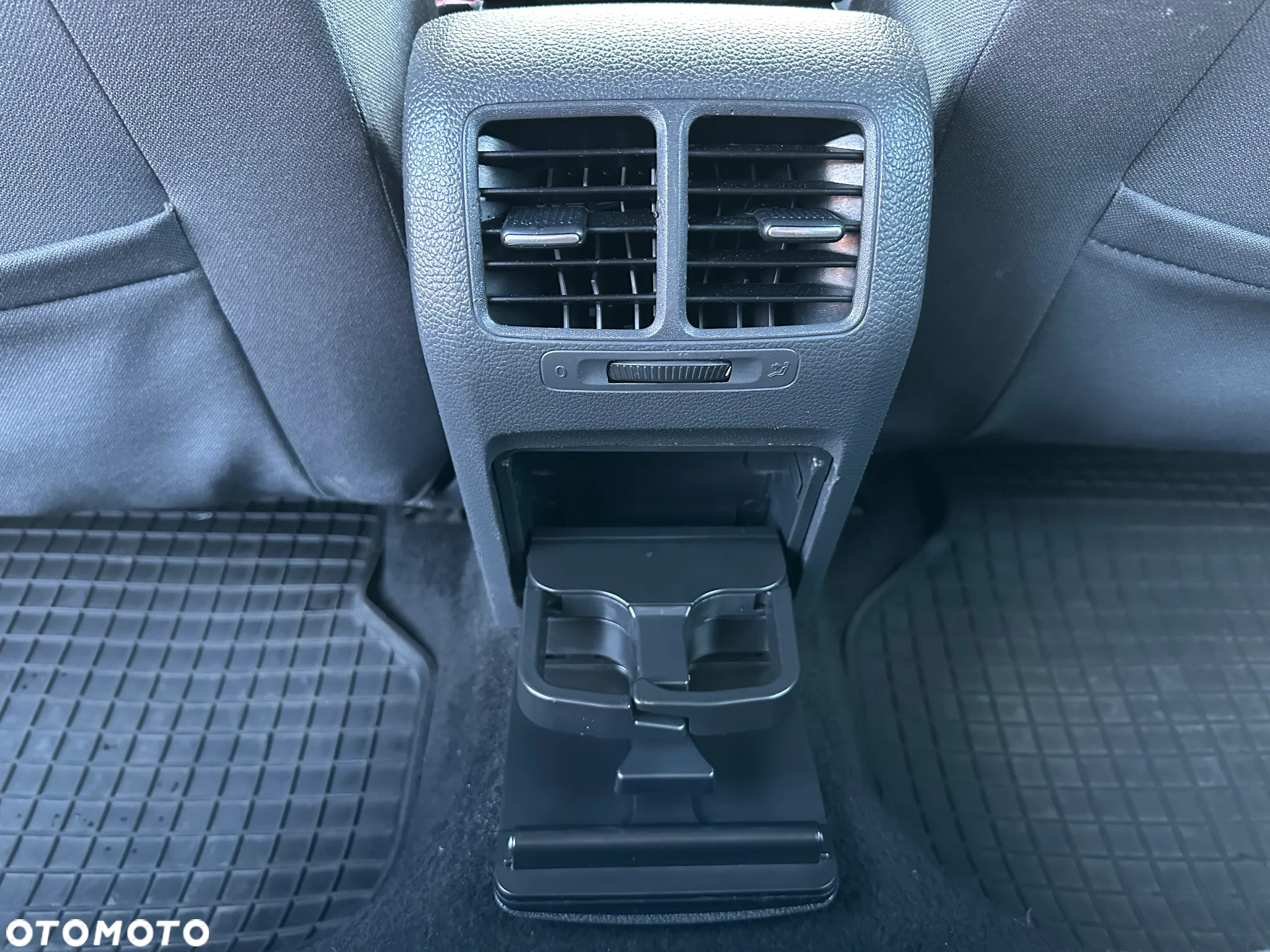 Volkswagen Golf - 39