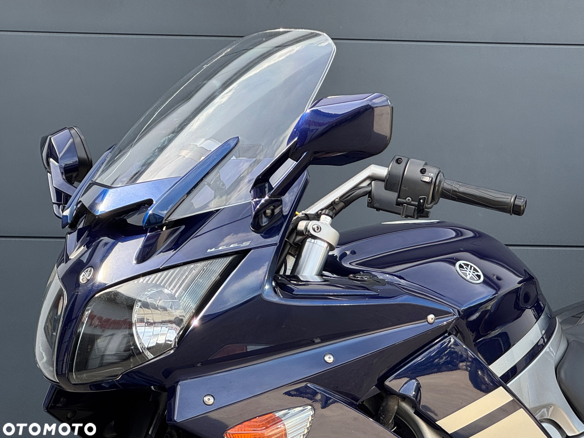 Yamaha FJR - 21
