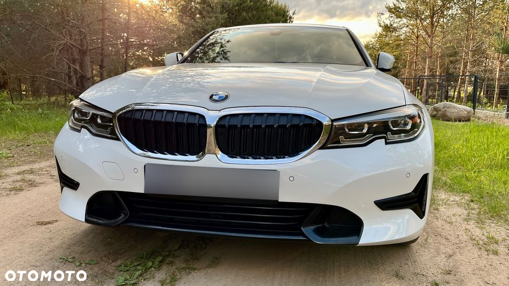 BMW Seria 3 330i Sport Line - 36