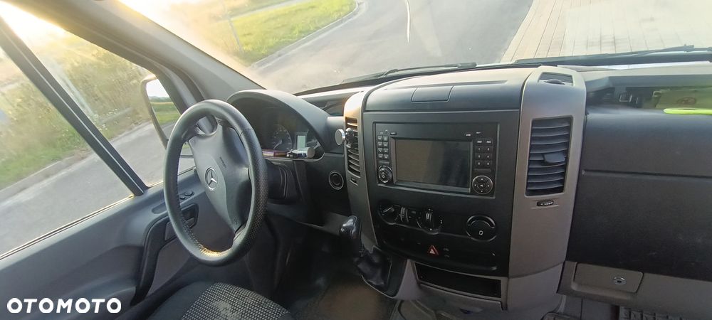 Mercedes-Benz Sprinter - 14