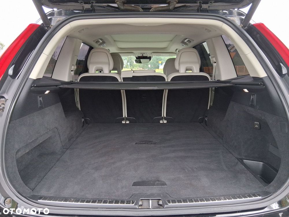 Volvo XC 90 - 30
