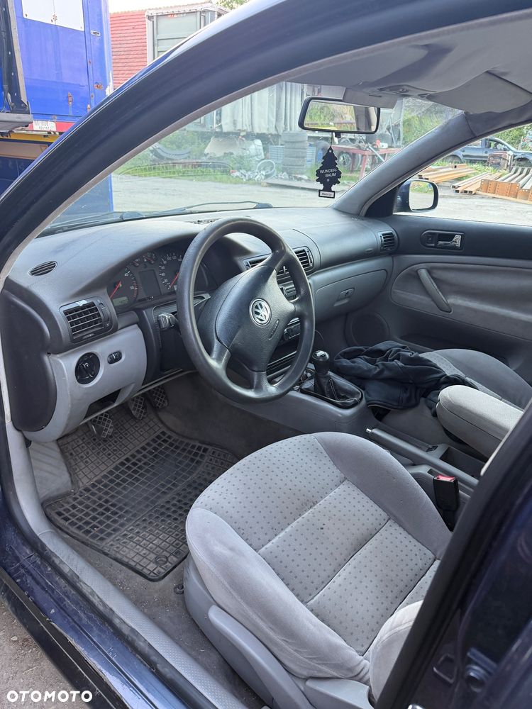 Volkswagen Passat 1.9 TDI Comfortline - 7